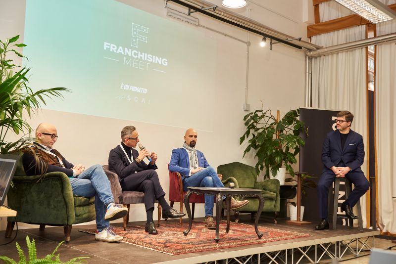 Andrea Ciancarelli durante un incontro di confronto sul franchising